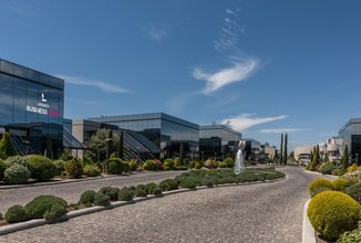 LaFinca Grand Café incorpora un centro de Clínica Rementería, cuya apertura está prevista para 2027