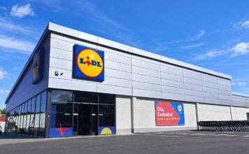 Lidl reabre su tienda de Carballo tras una inversión de 3 millones de euros