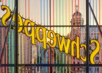 Suntory Beverage & Food Iberia presenta el proyecto cultural “Bajo el Neón de Schweppes”