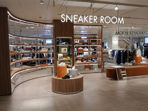 El Corte Inglés crea un espacio especializado en cultura sneaker y moda urbana